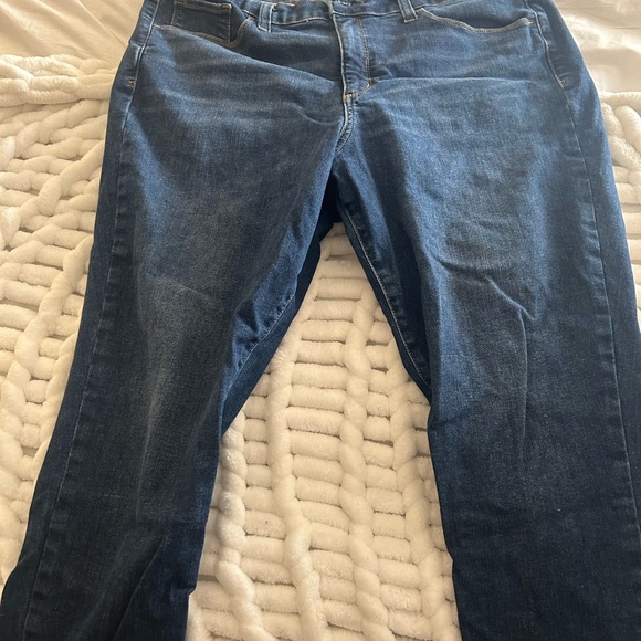 Women’s GAP Blue Jeans - Picture 1 of 2